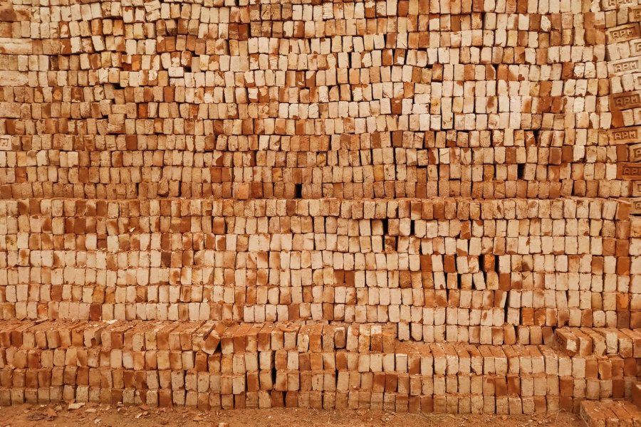 Mur habillé de plaquettes de parement en terre cuite