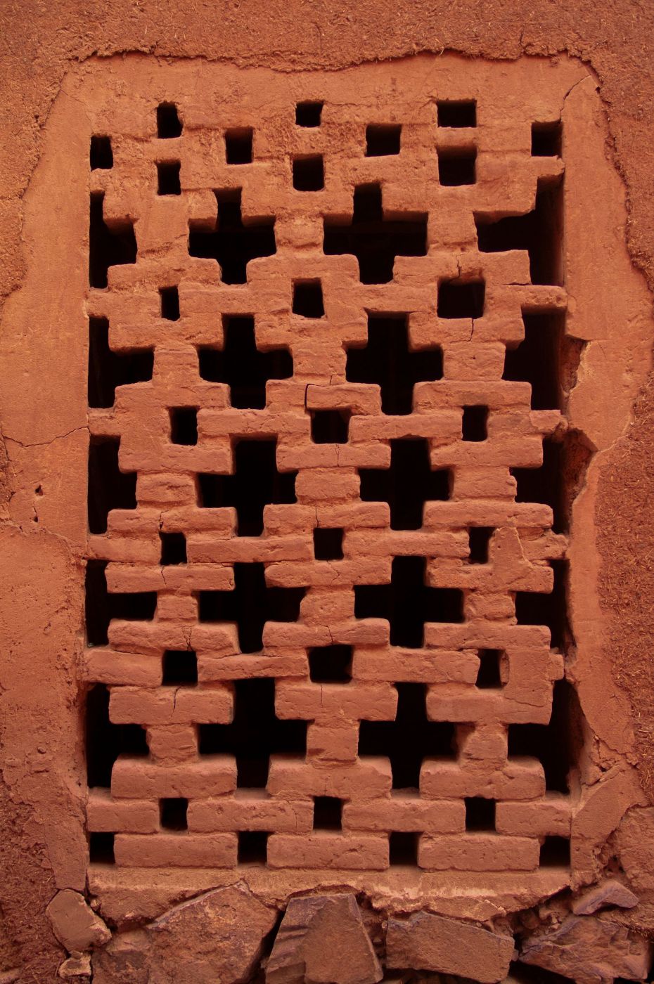 Claustra ajouré en terre cuite, motif traditionnel